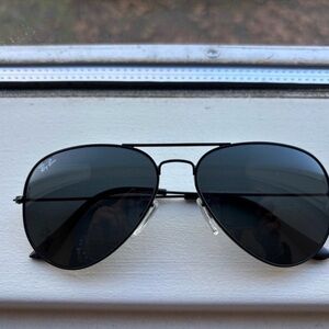 Ray-Ban Classic Black Aviator Shades